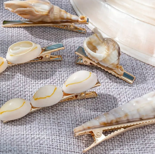 Shell hair clips 🐚