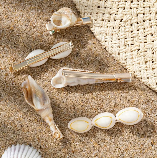 Shell hair clips 🐚